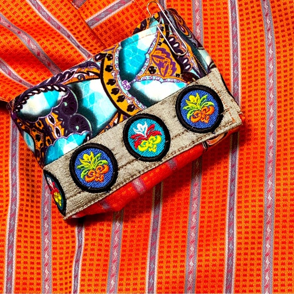 Robert Graham longsleeved button up - Picture 3 of 6